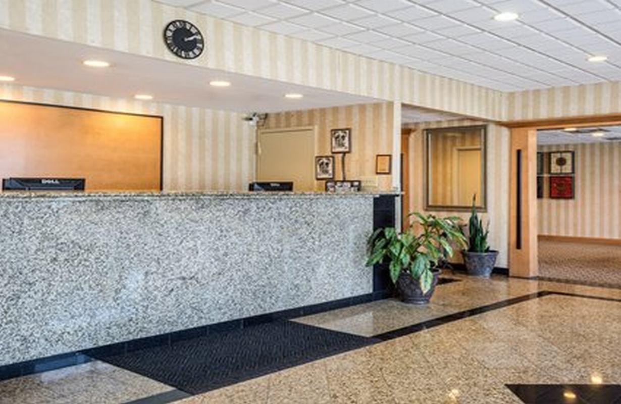 Suburban Studios Chester I-95 Bagian luar foto