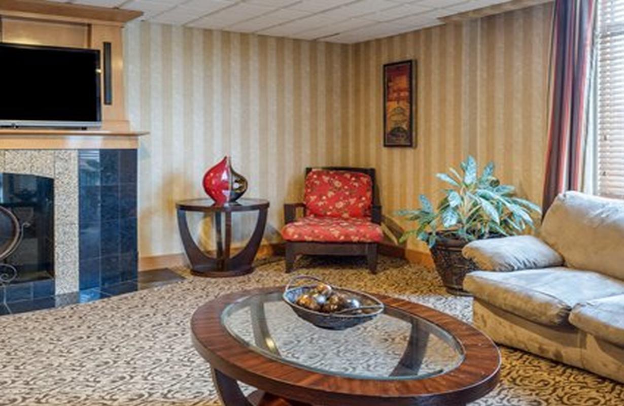 Suburban Studios Chester I-95 Bagian luar foto