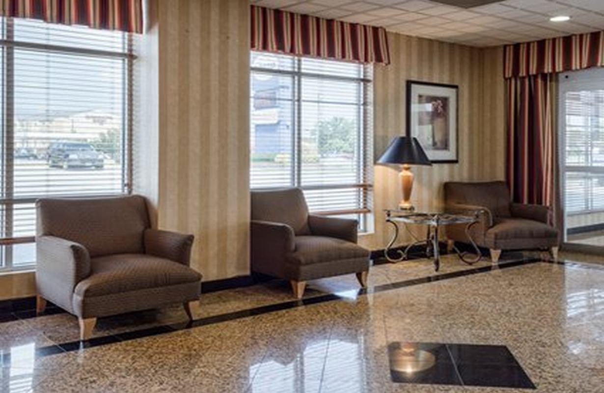 Suburban Studios Chester I-95 Bagian luar foto