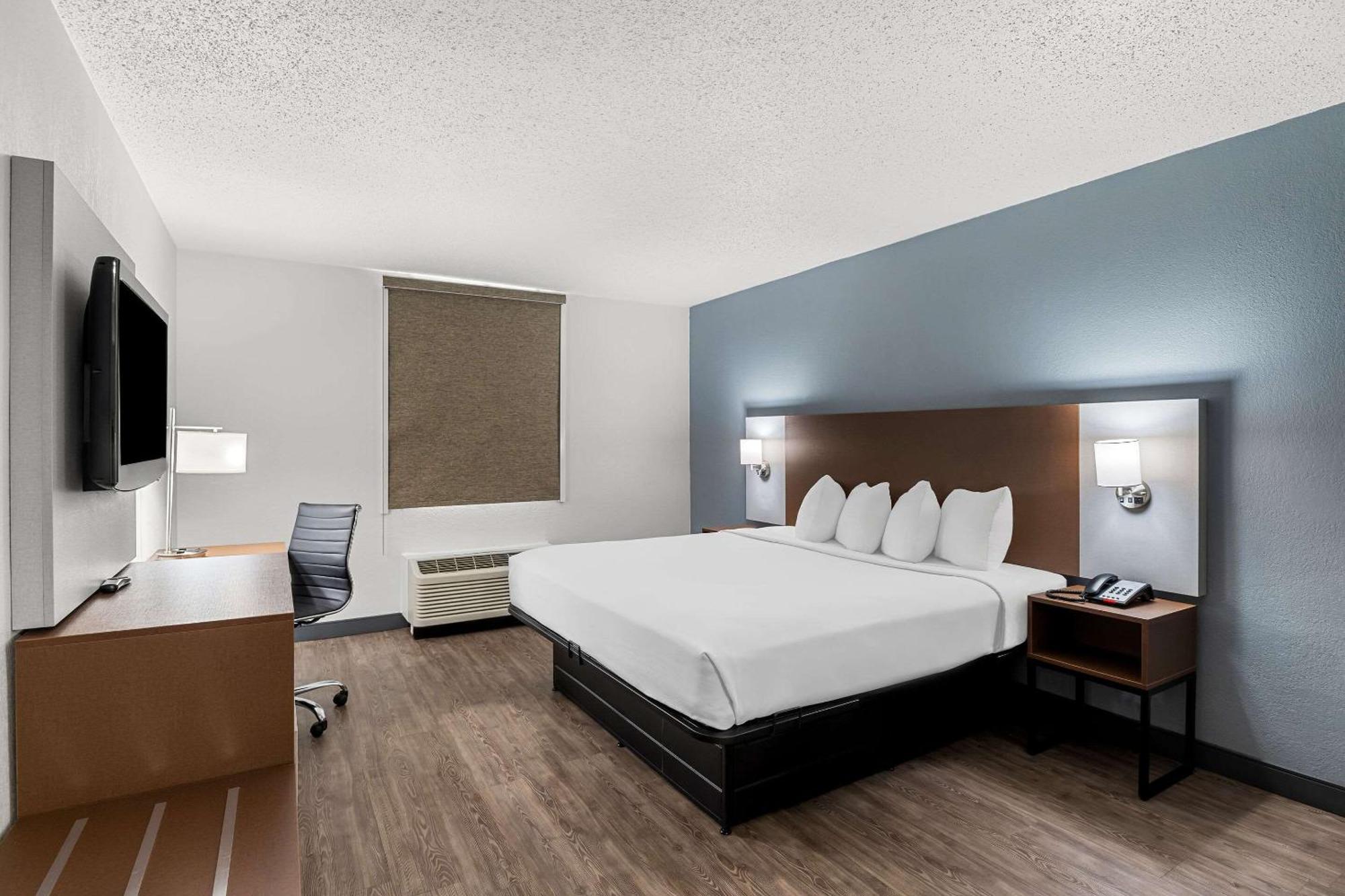 Suburban Studios Chester I-95 Bagian luar foto