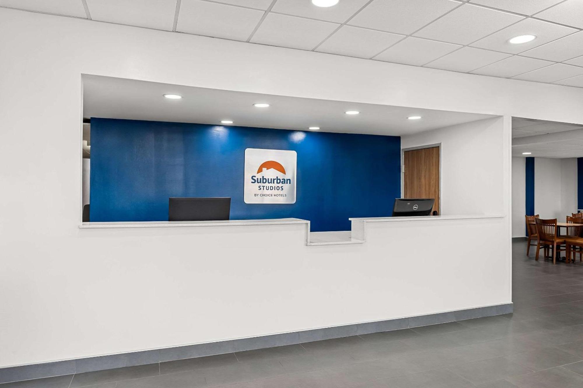 Suburban Studios Chester I-95 Bagian luar foto